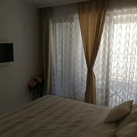 Sunrise Complex 아파트