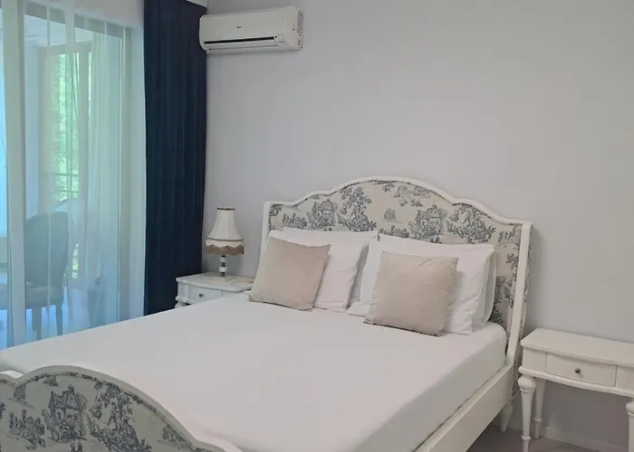 Sunrise Complex アパート *